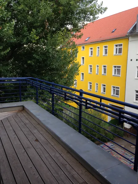 Schöneweide! Helle und freundliche 2,5 Zimmerwohnung - modernes Bad - Laminat - ca. 73m² — photo 1